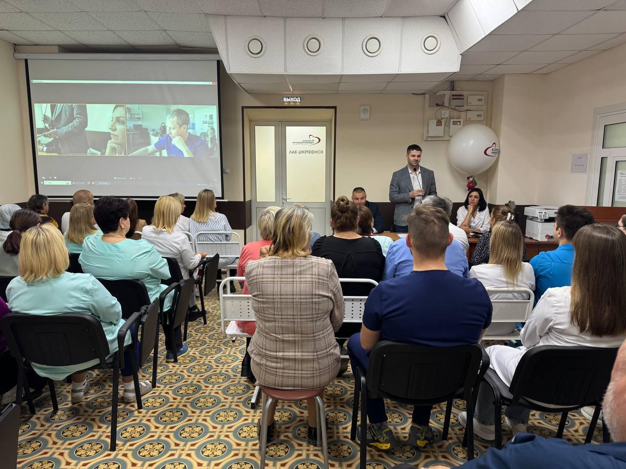 В клинике кардиохирургии состоялось торжественное планерное совещание посвященное 50-летию Клиники кардиохирургии Амурской ГМА