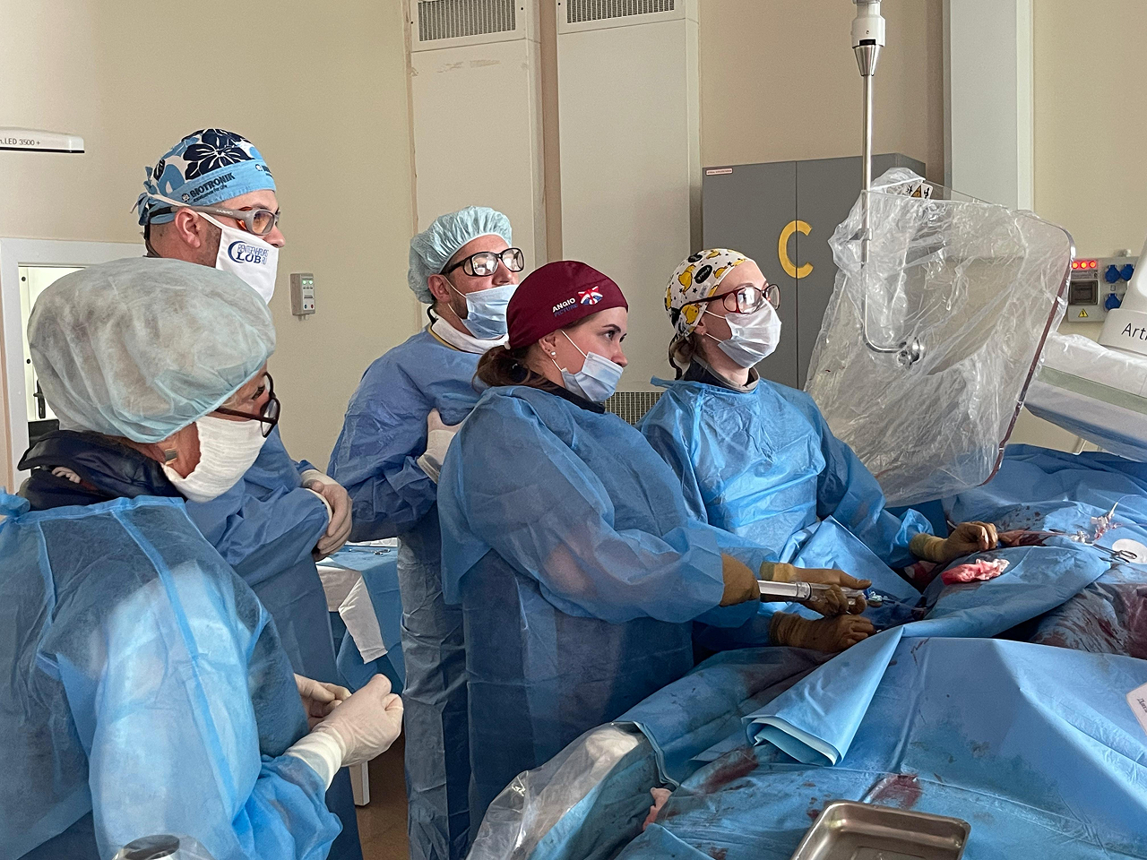 В клинике кардиохирургии Амурской государственной медицинской академии выполнили операции по транскатетрному протезированию аортального клапана (TAVI) с применением эндоваскулярных систем защиты отэмболического инсульта