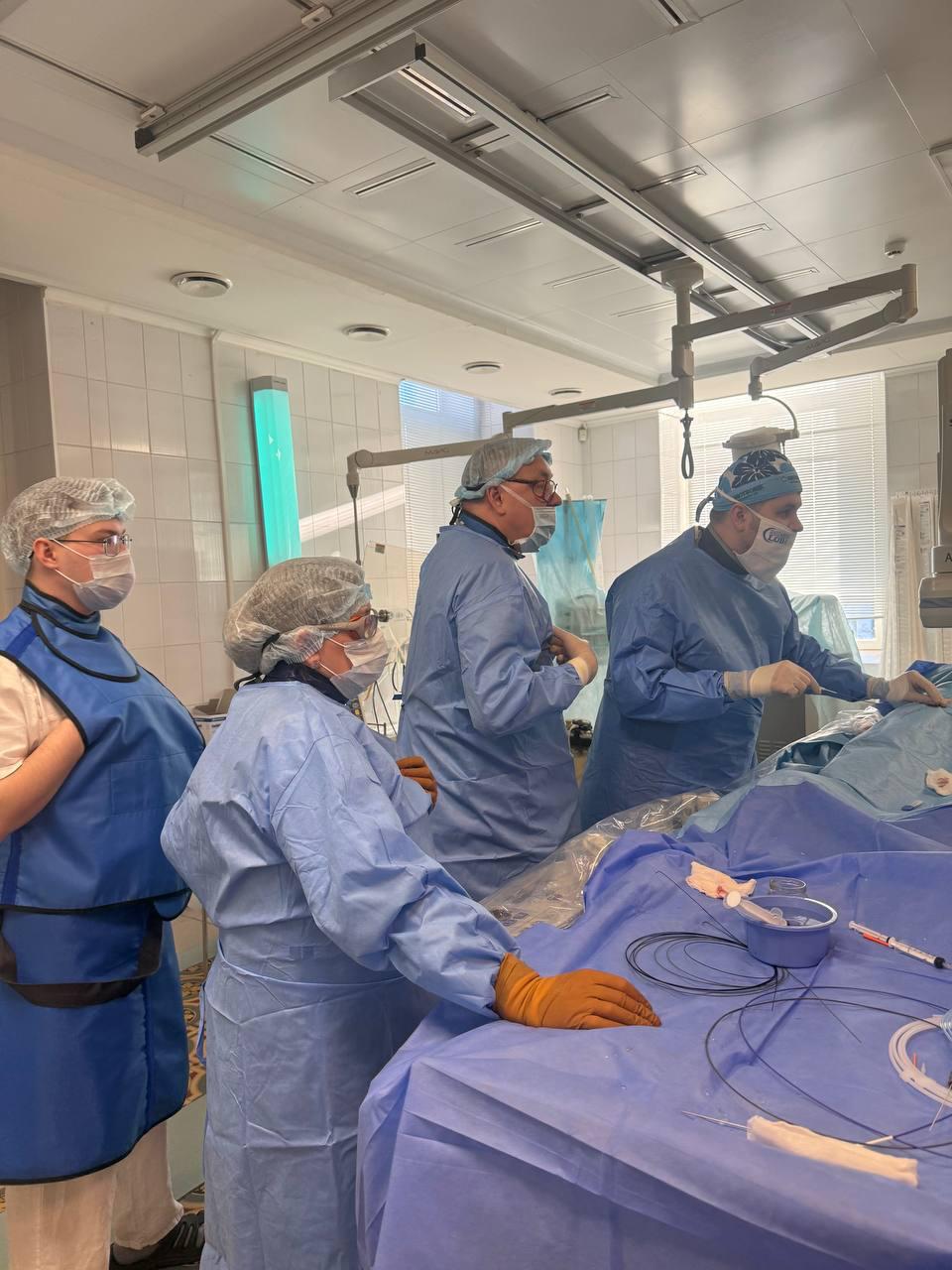 Уникальная операция по закрытию дефекта межпредсердной перегородки у ребенка 1,5 лет успешно проведена в Амурской медицинской академии.