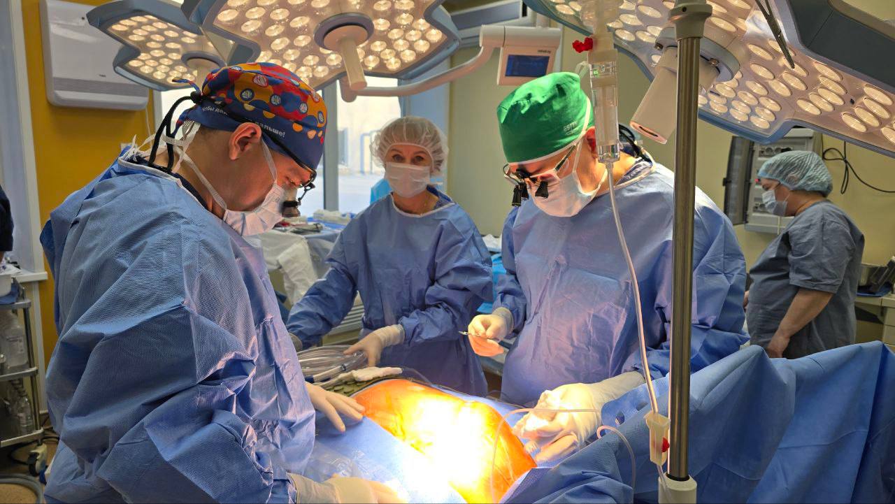 В клинике кардиохирургии Амурской медицинской академии в 2025 году выполнена 100-я операция на открытом сердце с использованием аппарата искусственного кровообращения.