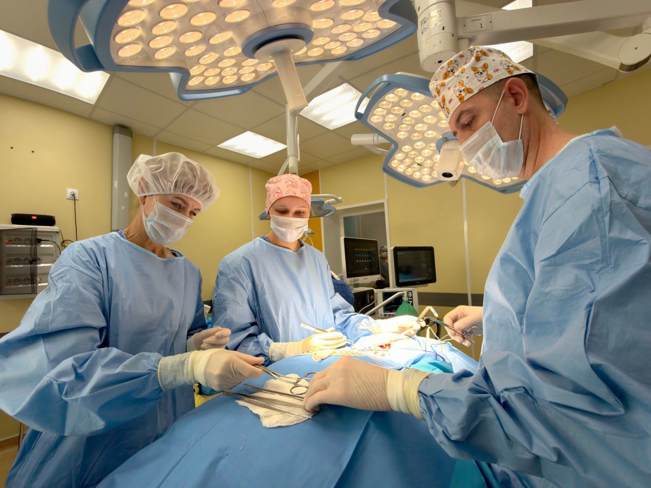 В Благовещенске проходит мастер-класс по профилактике инсульта: от медикаментов до гибридных операций